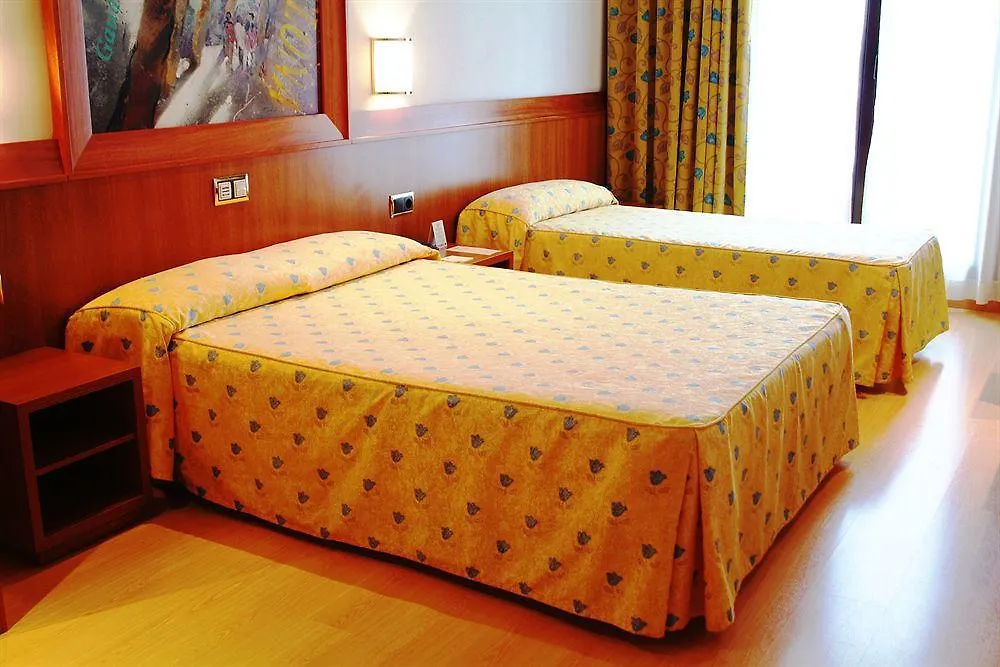 Leonardo Hotel Barcelona Las Ramblas 3*,  España