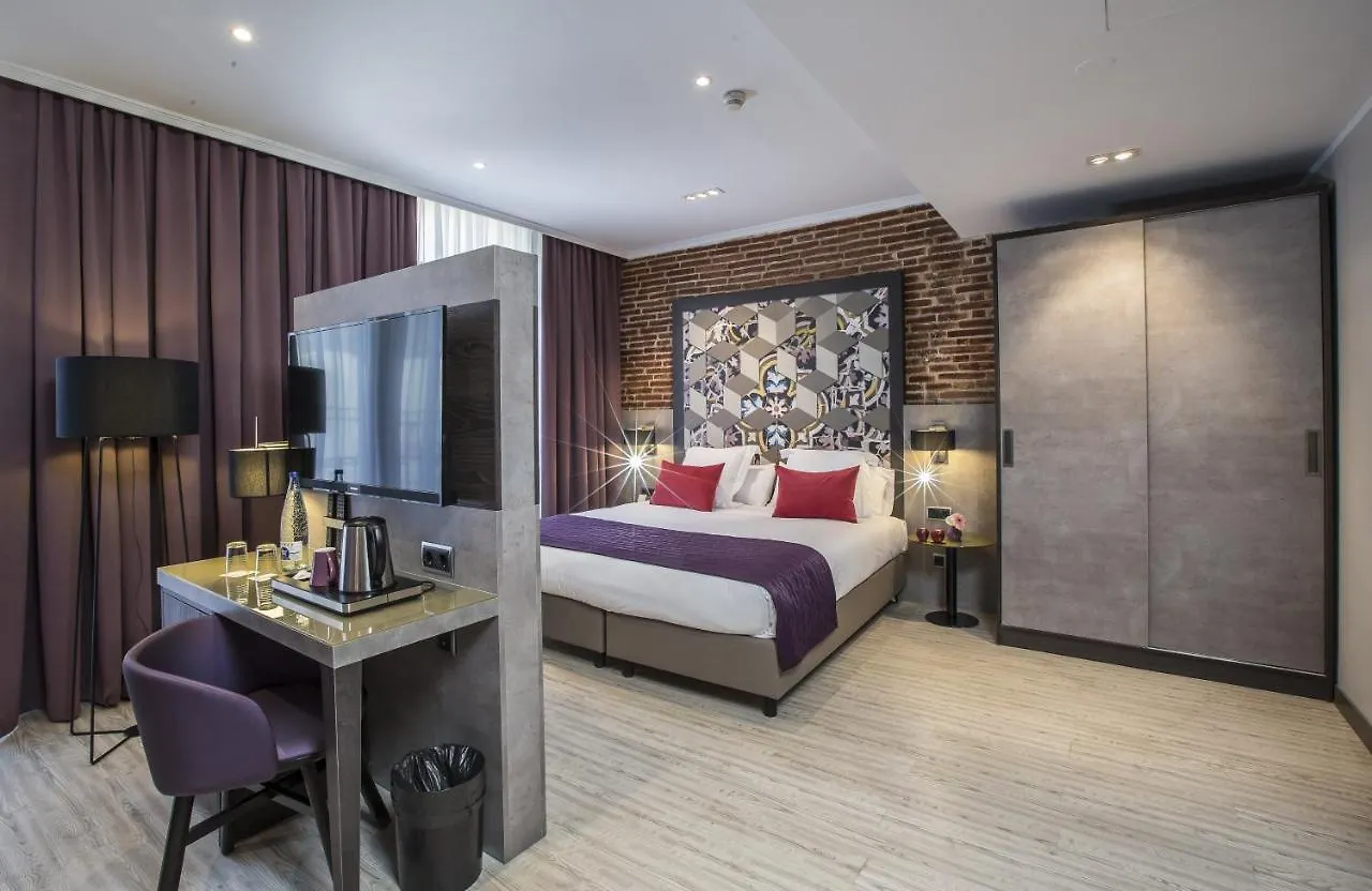 Leonardo Hotel Barcelona Las Ramblas 3*,  España